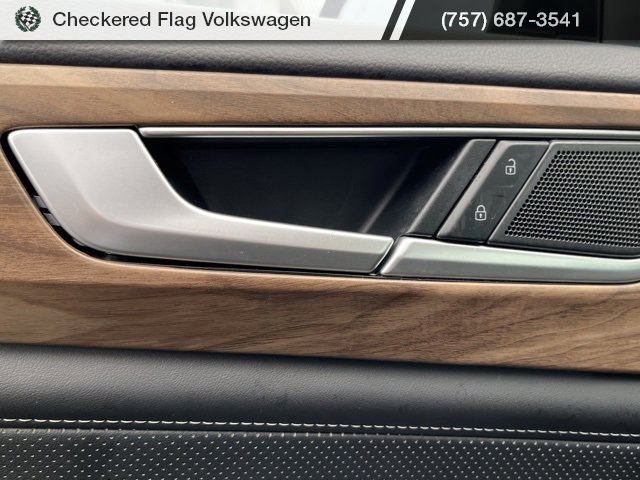 Used 2024 Volkswagen Atlas SE image 15