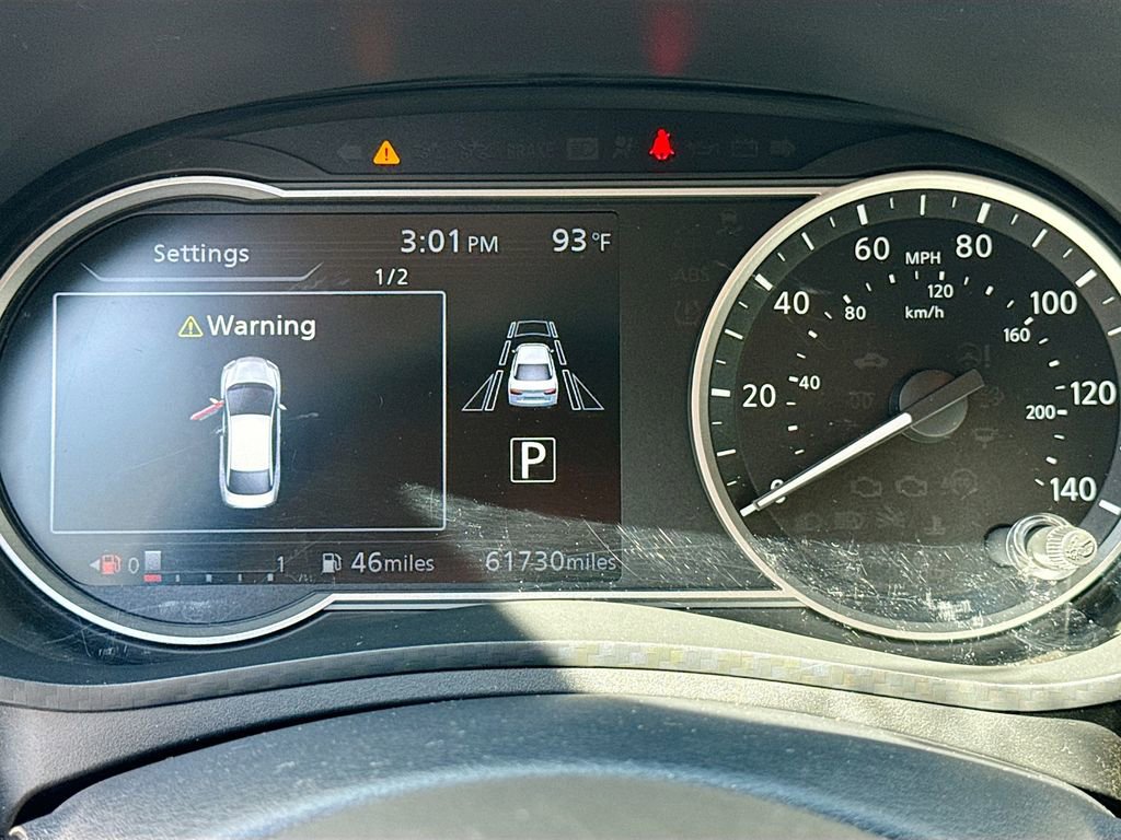 Used 2021 Nissan Versa SR w/ Convenience Package FWD image 9