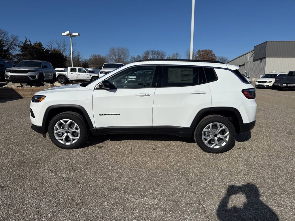 New 2026 Jeep Compass Latitude image 3