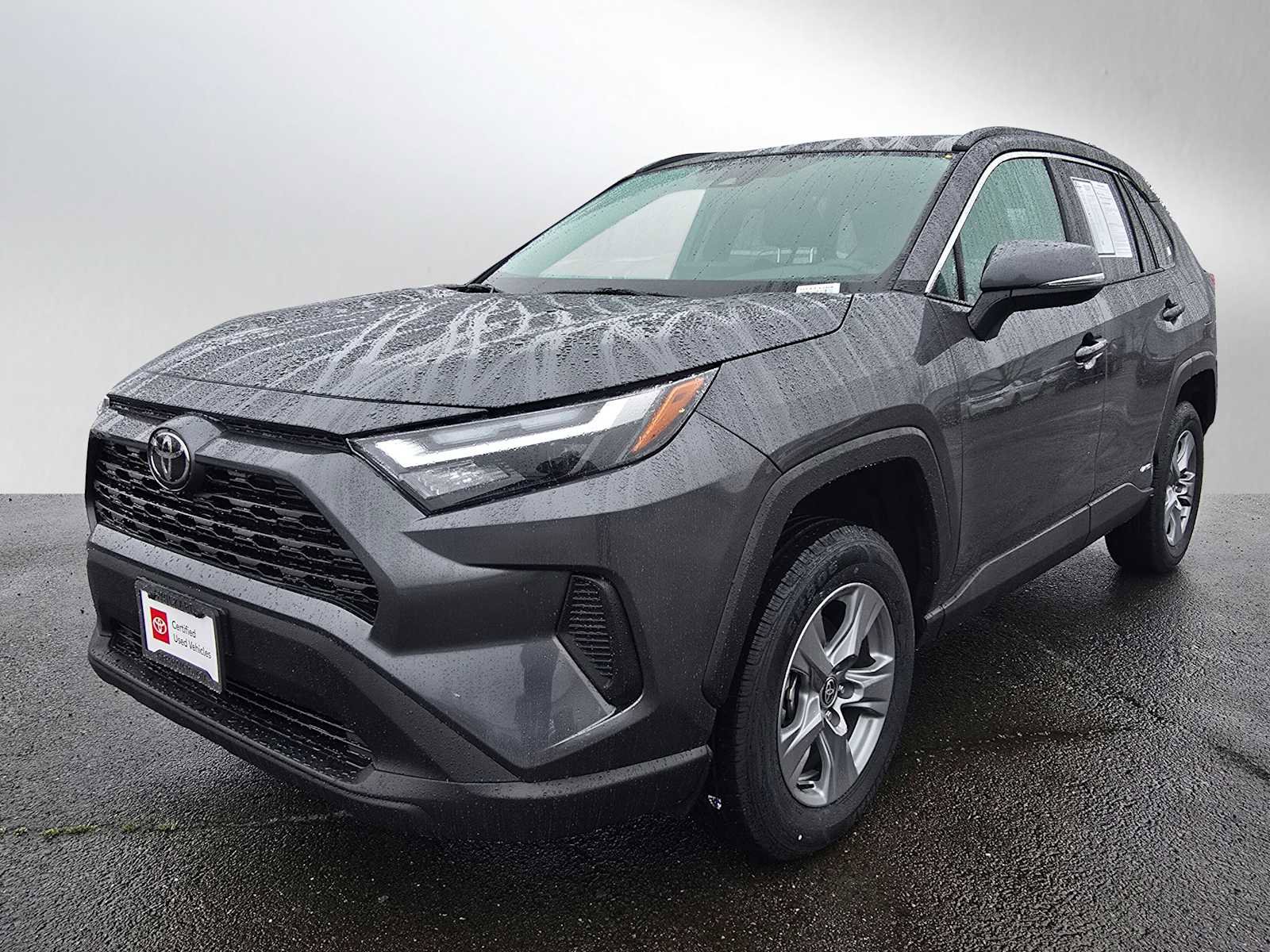 Used 2025 Toyota RAV4 XLE image 8