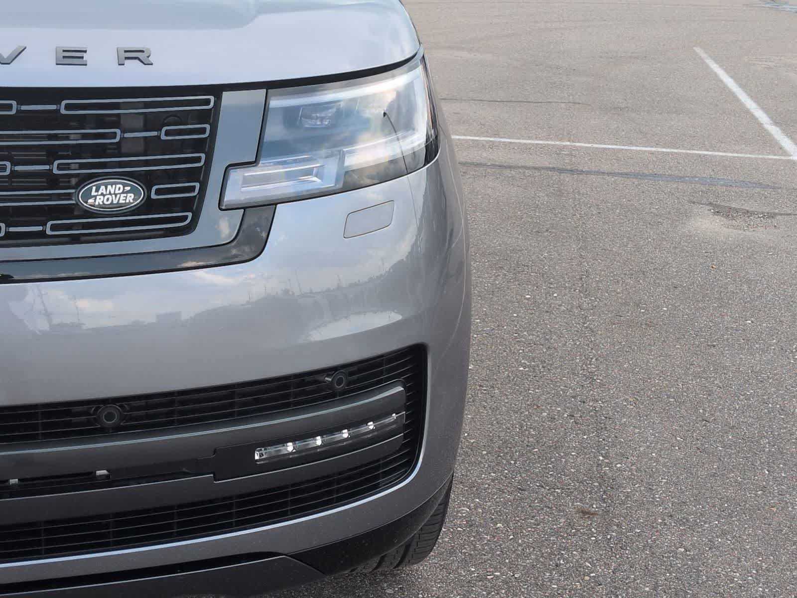 New 2026 Land Rover Range Rover Long Wheelbase SE AWD/4WD image 10