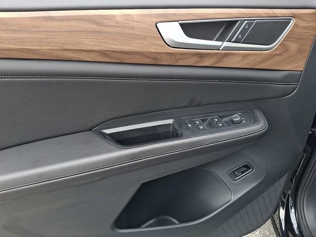 Used 2025 Volkswagen Atlas SE AWD/4WD image 12
