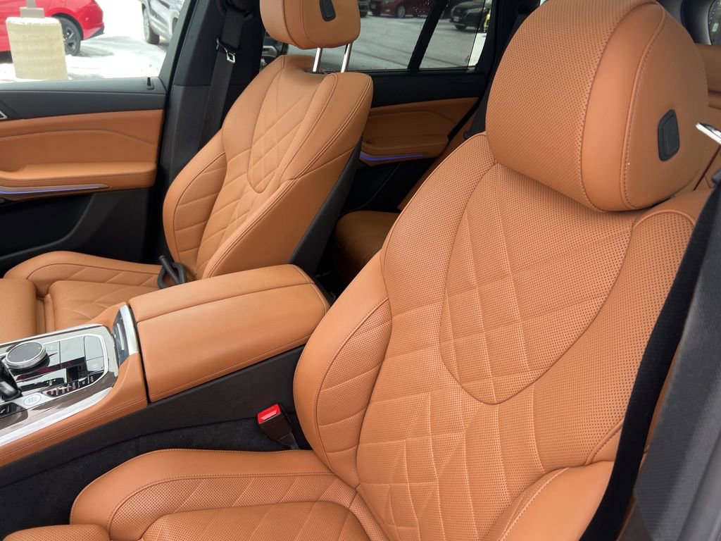 Used 2023 BMW X5 xDrive40i w/ M Sport Package image 5