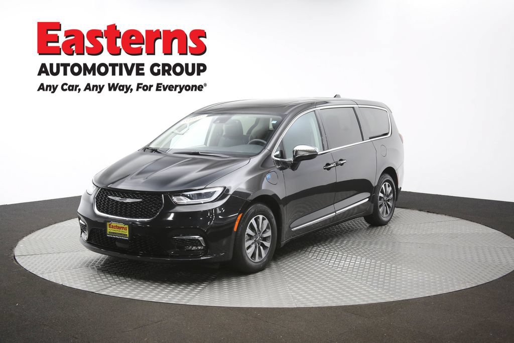 Used 2023 Chrysler Pacifica Limited FWD image 59