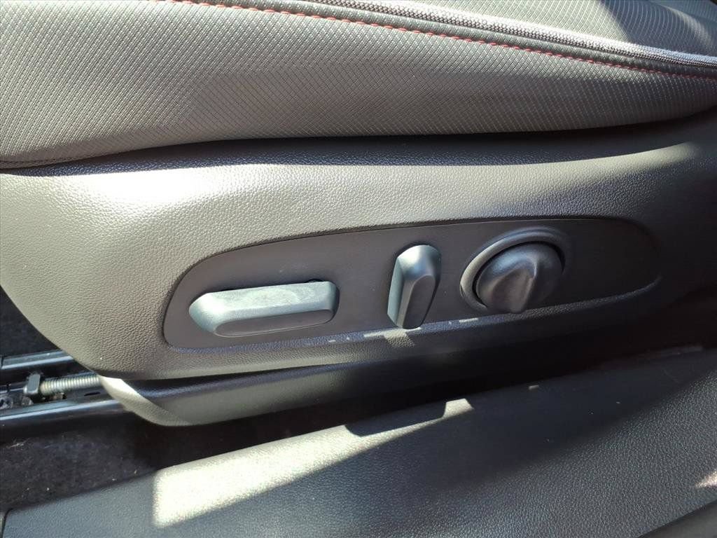 Used 2023 Chevrolet TrailBlazer RS w/ Sun and Liftgate Package AWD/4WD image 24