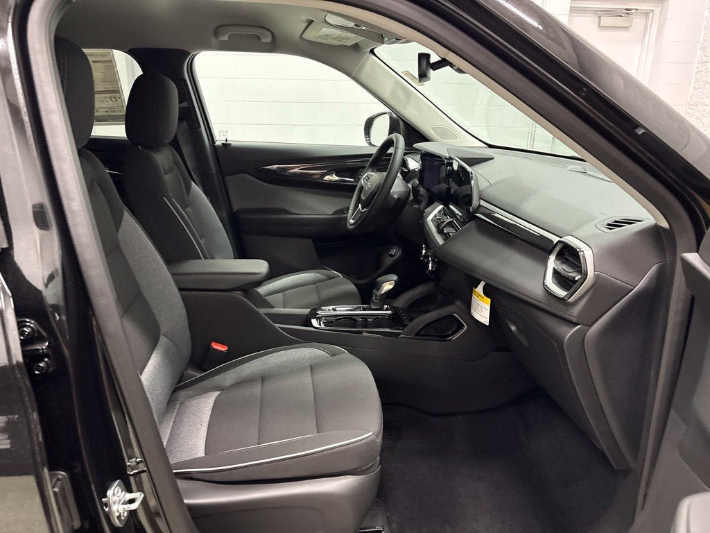 New 2026 Chevrolet TrailBlazer LT w/ Convenience Package AWD/4WD image 36
