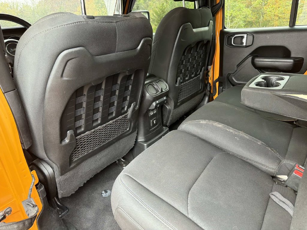 Used 2021 Jeep Wrangler Unlimited Rubicon 4xe w/ Cold Weather Group AWD/4WD image 16