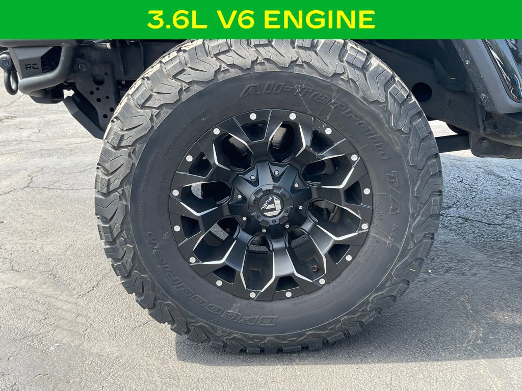 Used 2019 Jeep Wrangler Unlimited Sahara image 12