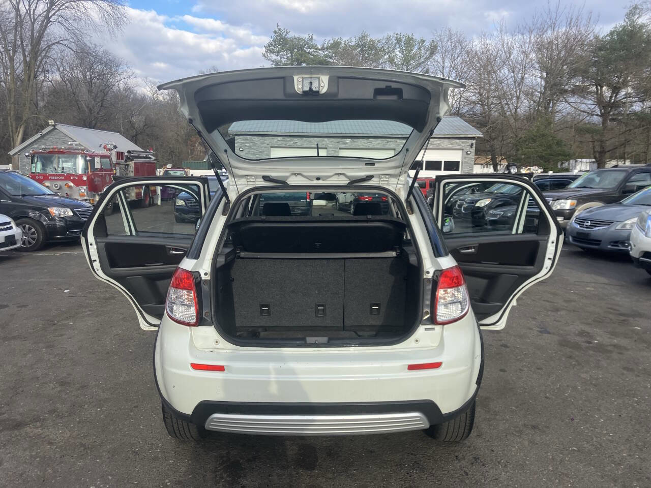 Used 2009 Suzuki SX4 Base AWD Crossover 4dr 4A image 29