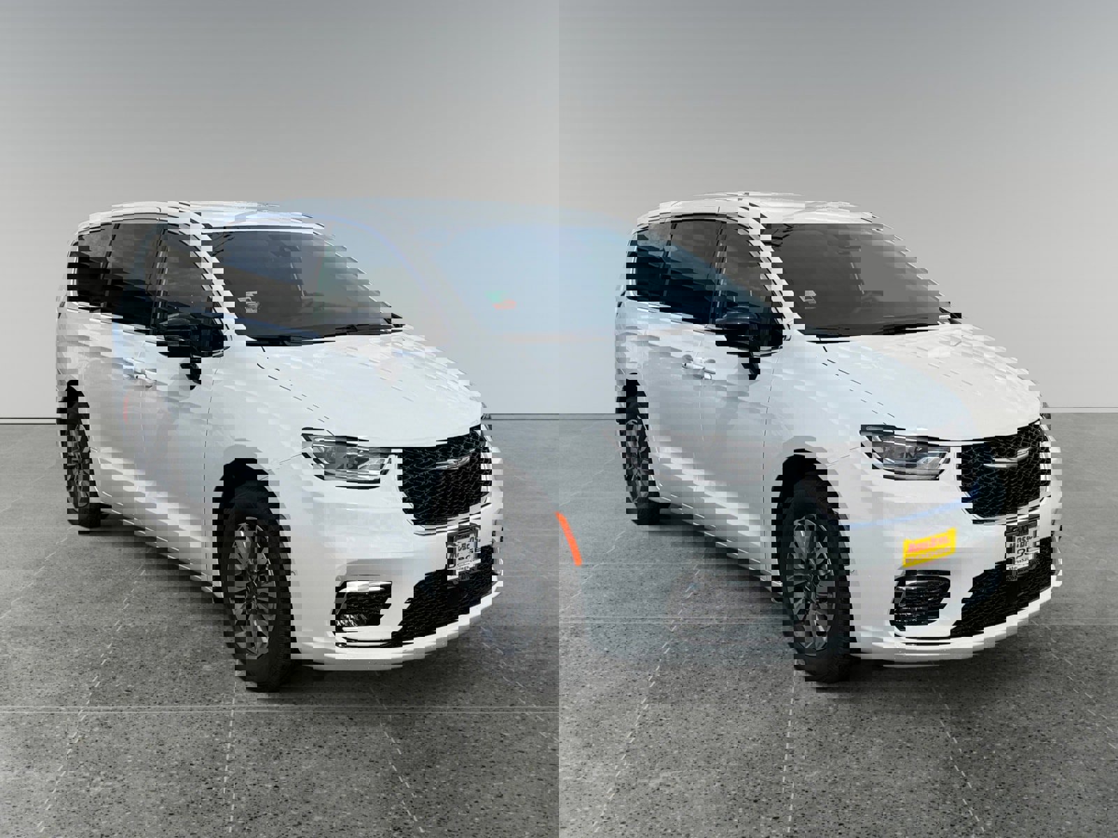 New 2025 Chrysler Pacifica Select FWD image 7