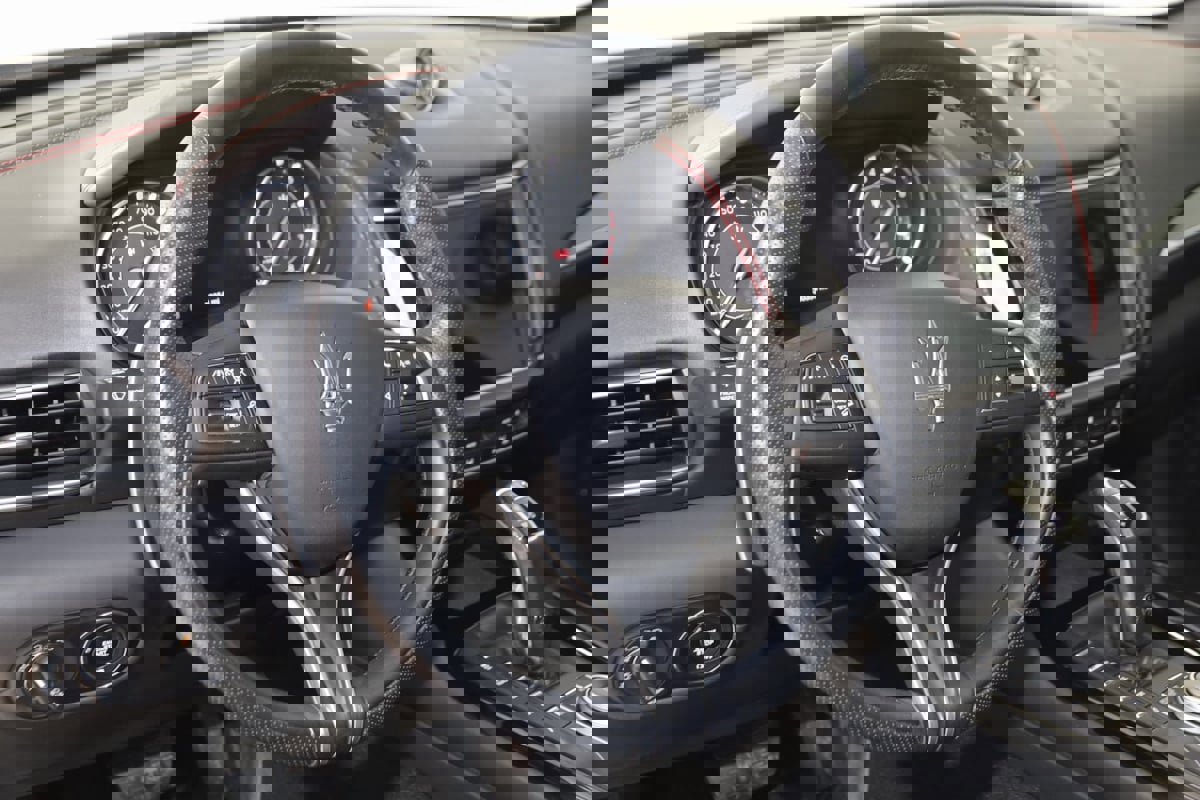 Used 2021 Maserati Levante S image 6