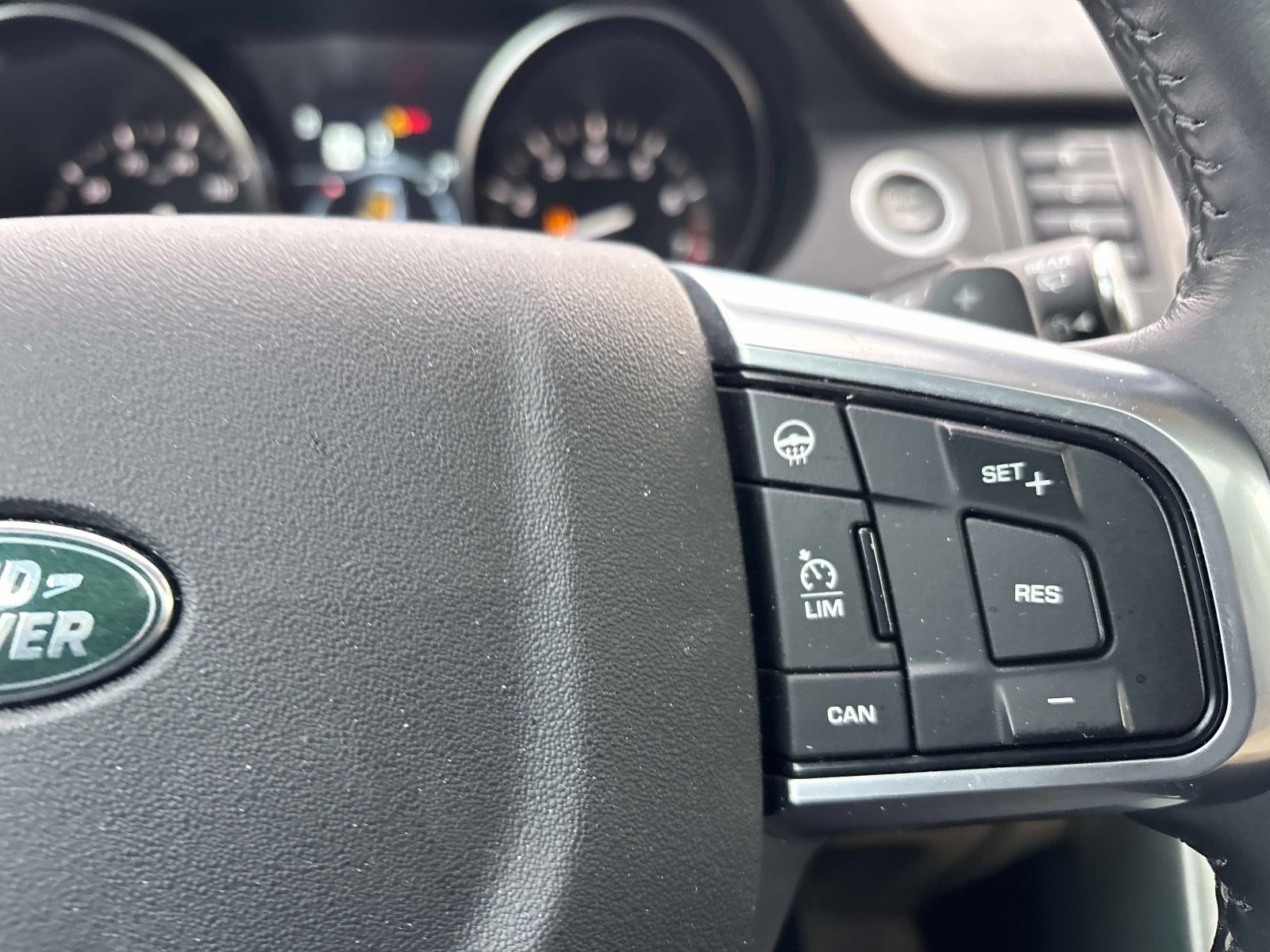 Used 2019 Land Rover Discovery Sport HSE image 26