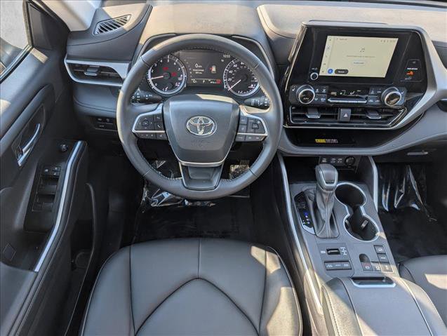 Used 2025 Toyota Highlander XLE image 20