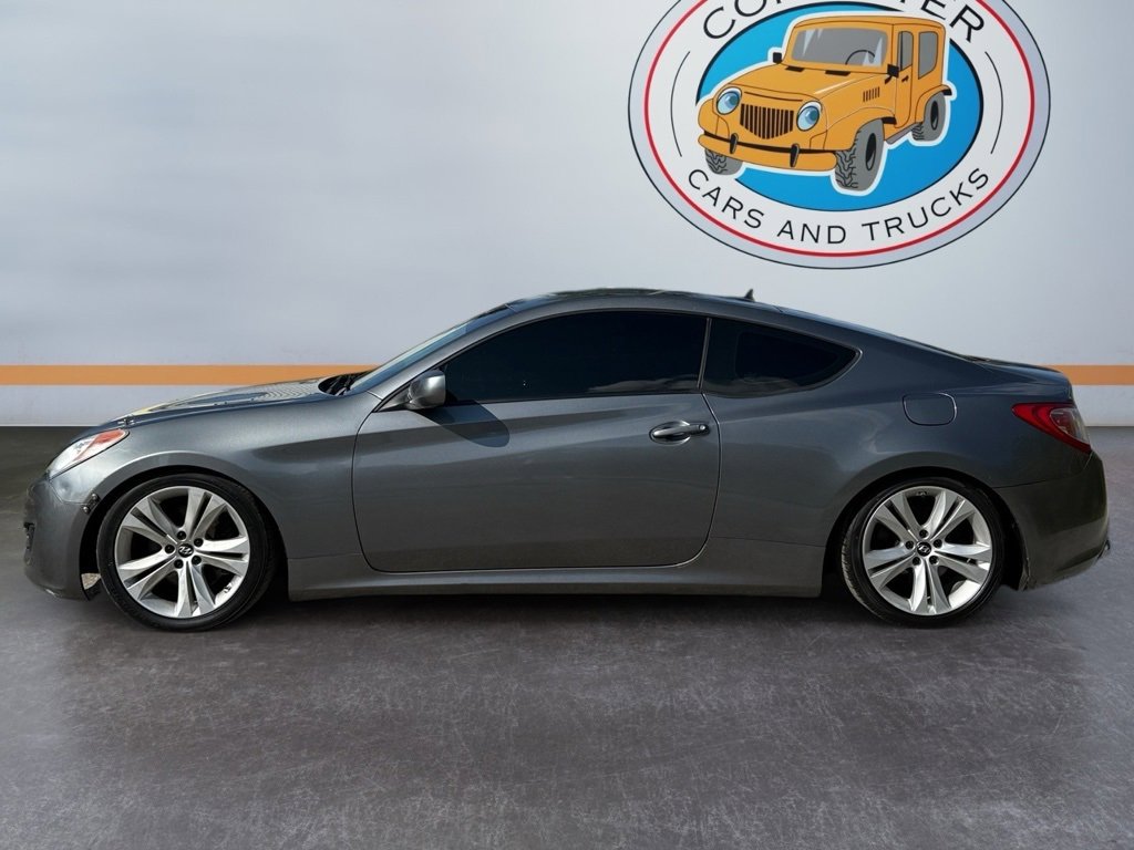 Used 2011 Hyundai Genesis 2.0T image 2