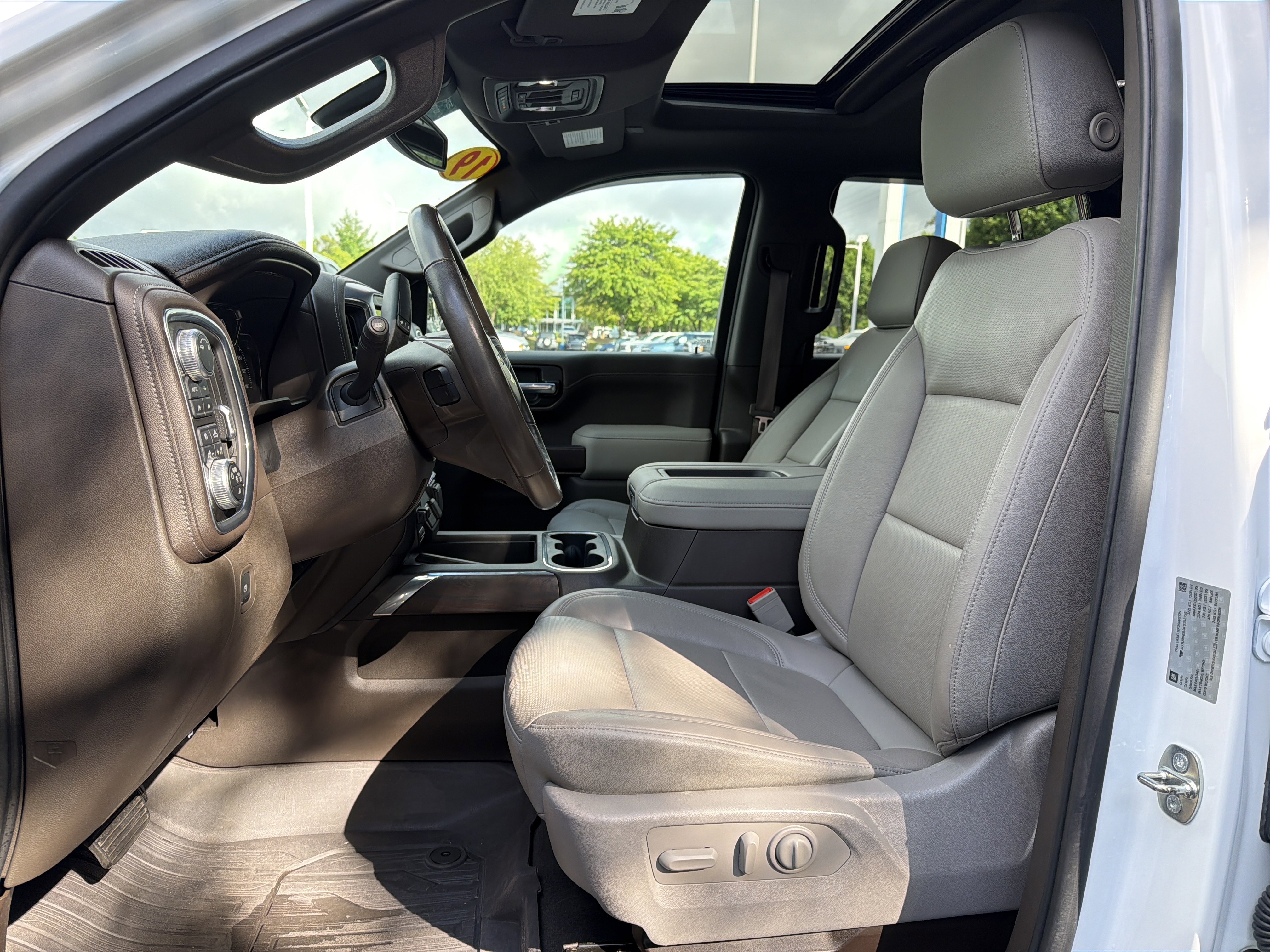 Used 2019 GMC Sierra 1500 SLT w/ SLT Premium Plus Package AWD/4WD image 16