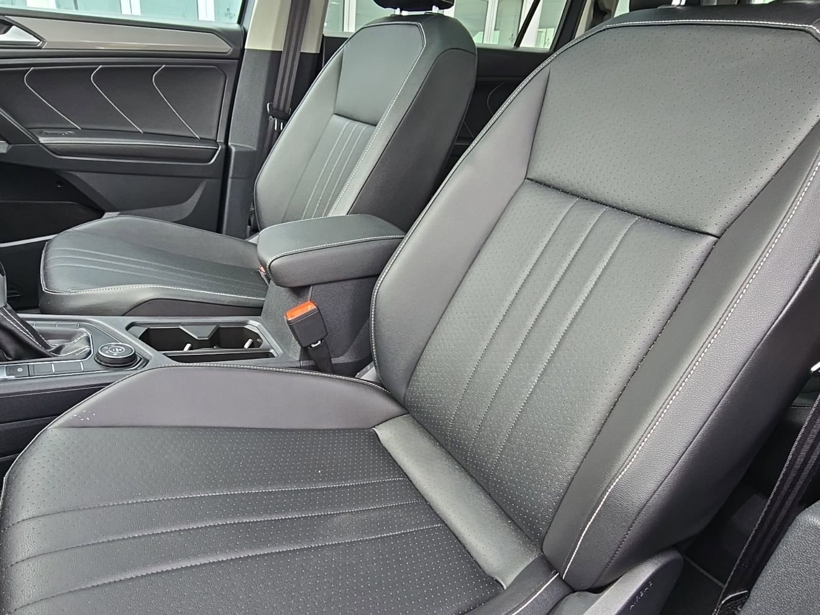 Certified 2023 Volkswagen Tiguan SE image 14