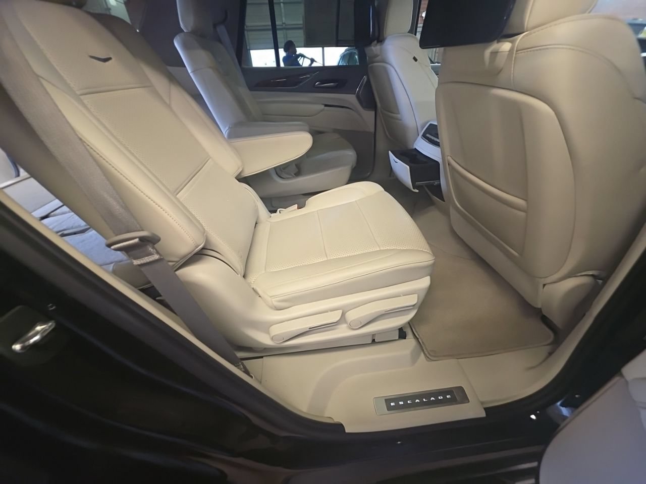 Used 2023 Cadillac Escalade Sport Platinum AWD/4WD image 16