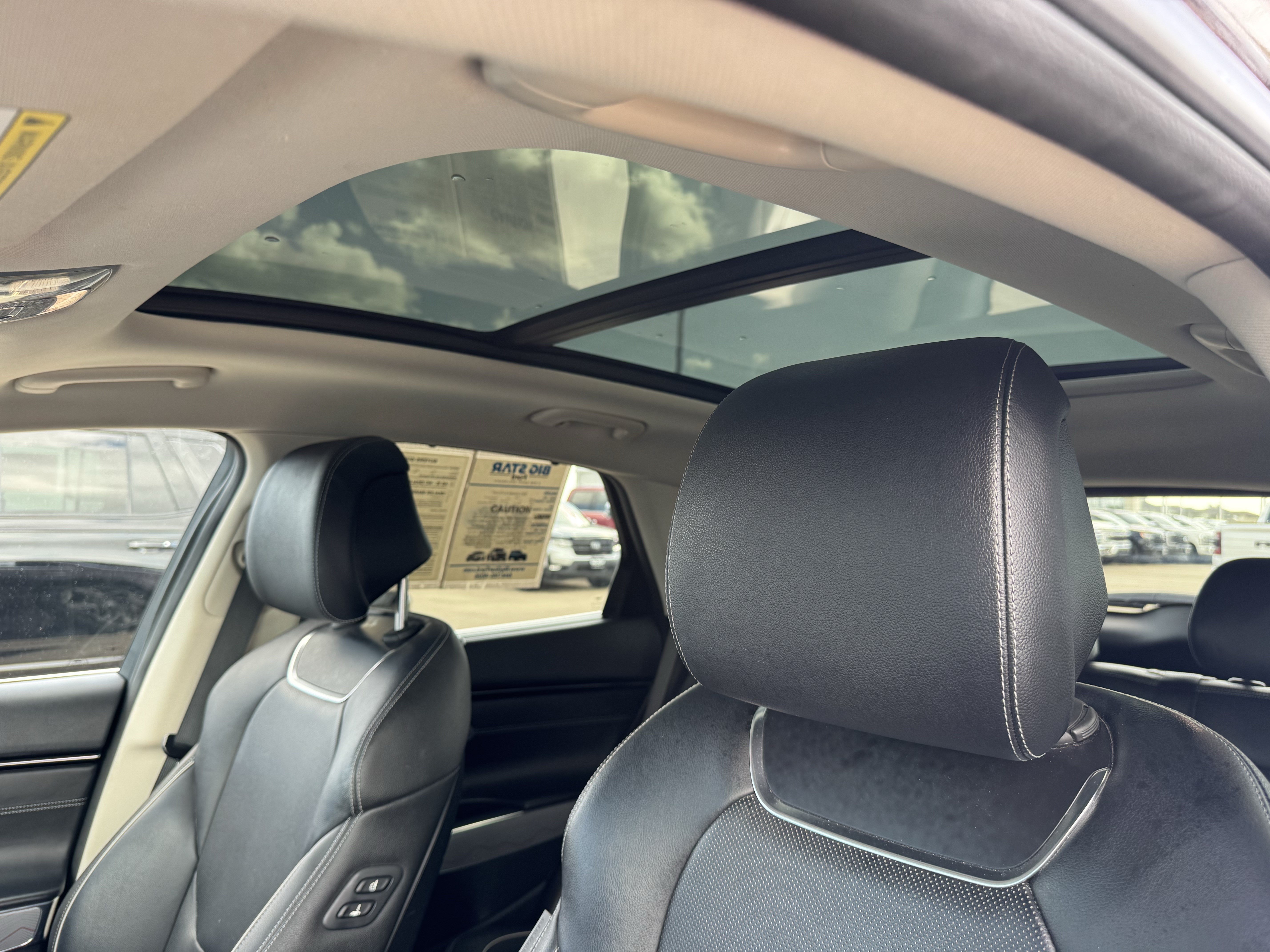 Used 2022 Genesis GV70 2.5T w/ Advanced Package AWD/4WD image 19