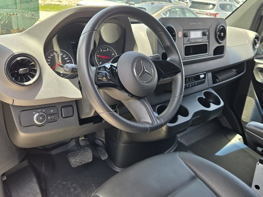 Used 2025 Mercedes-Benz Sprinter 2500 image 11