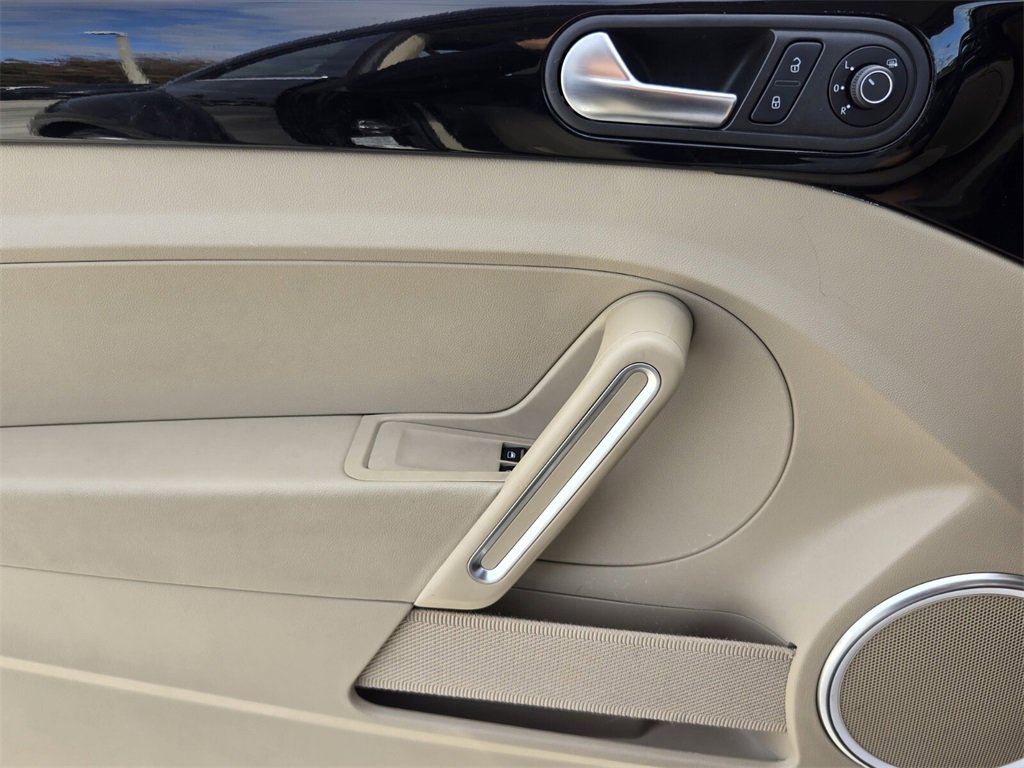 Used 2019 Volkswagen Beetle 2.0T SE image 27