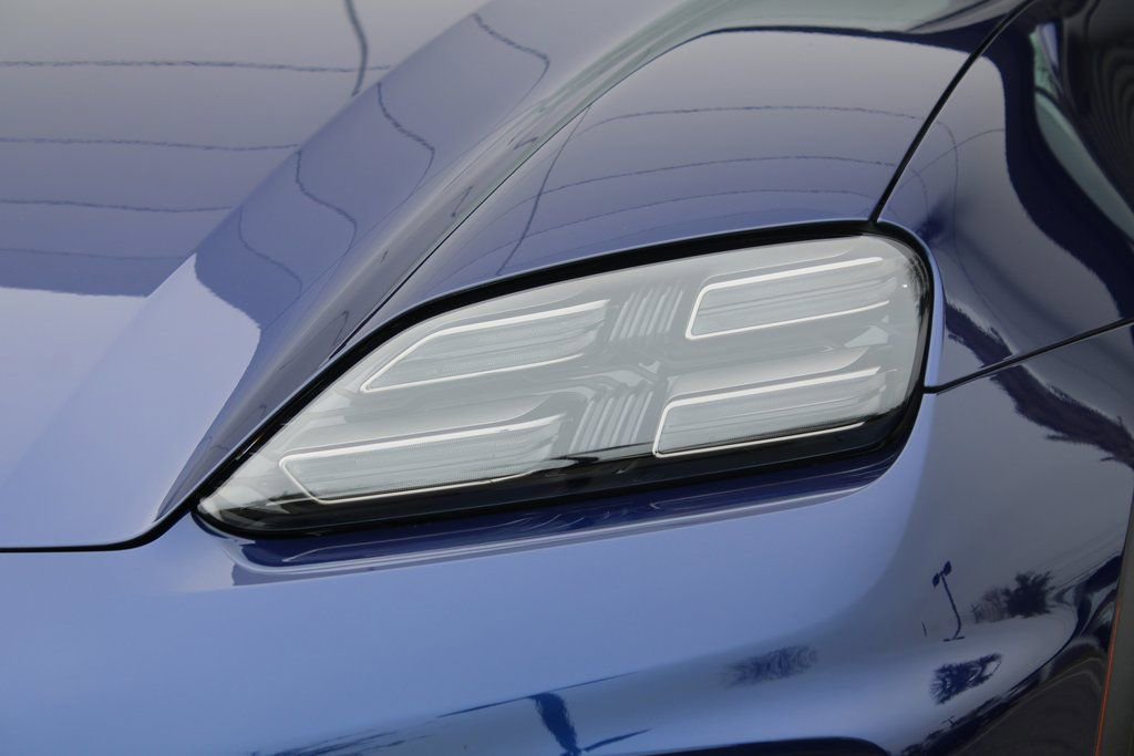Certified 2024 Porsche Macan 4 Electric AWD/4WD image 11