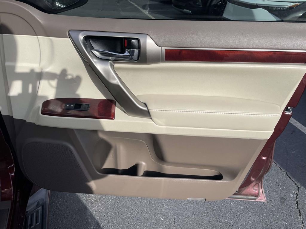 Used 2013 Lexus GX 460 image 47
