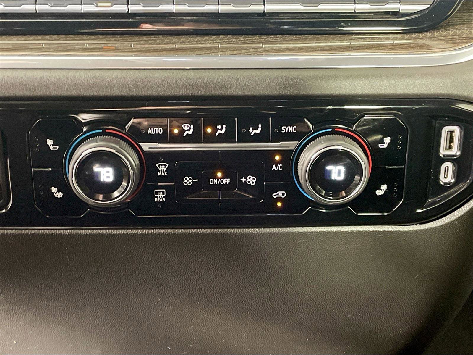 Used 2023 Chevrolet Silverado 1500 LT AWD/4WD image 9