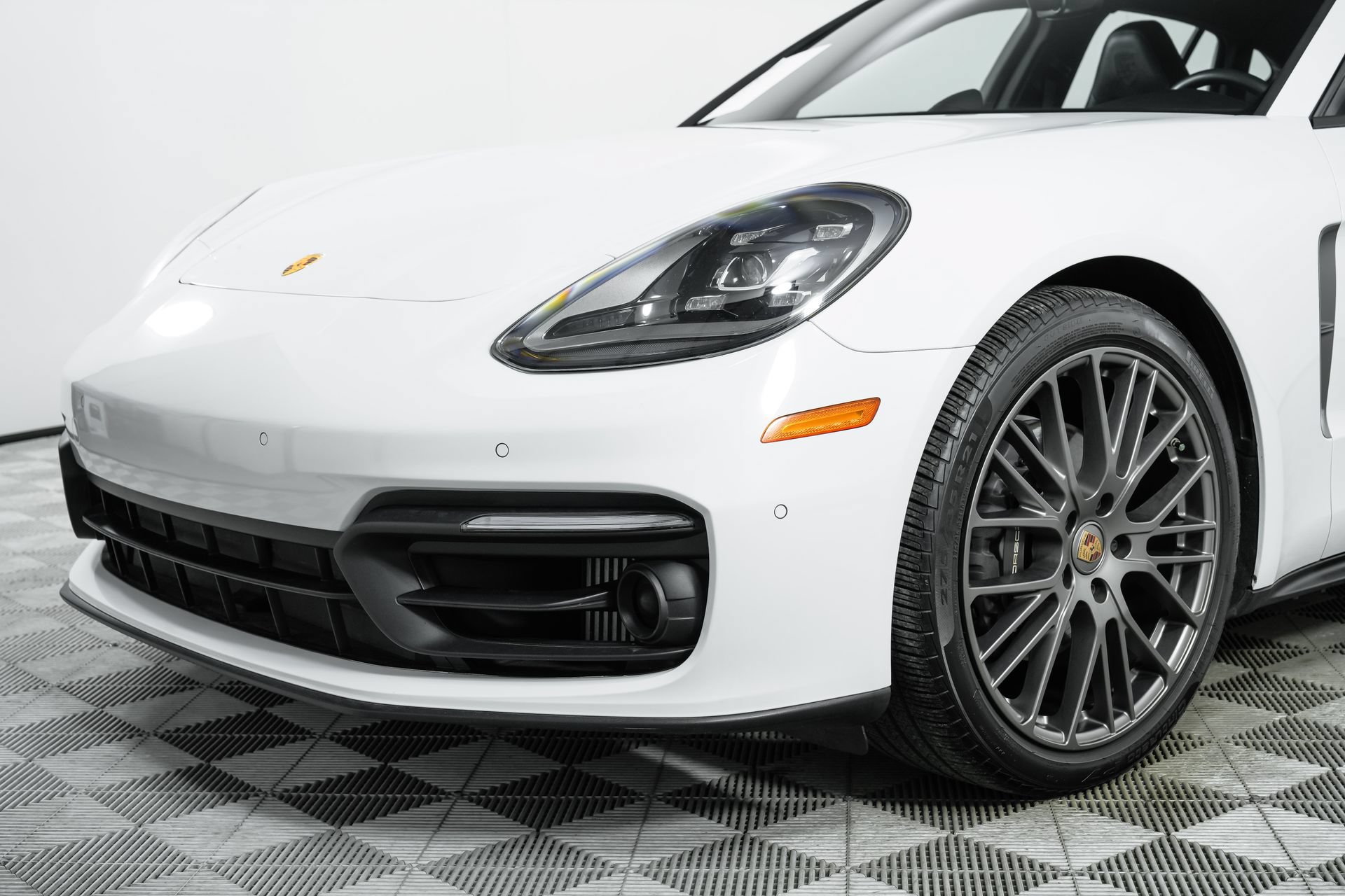 Used 2023 Porsche Panamera Platinum Edition RWD image 63