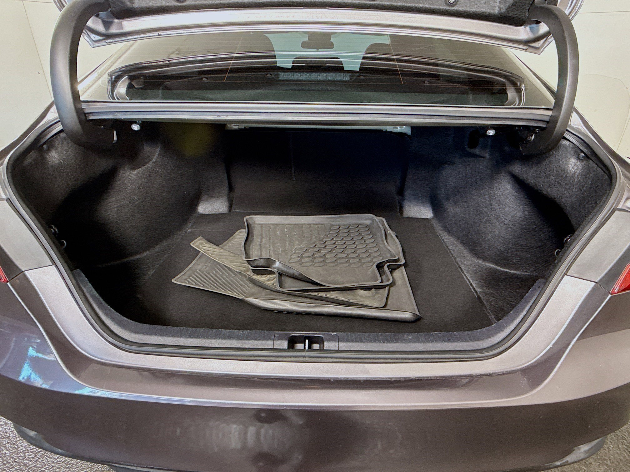 Used 2024 Toyota Camry LE image 34