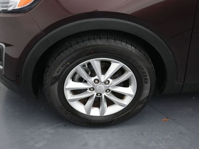 Used 2016 Kia Sorento LX w/ LX Convenience Package image 9