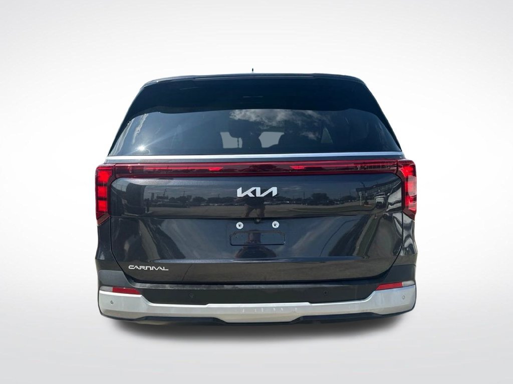 Used 2025 Kia Carnival FWD image 7