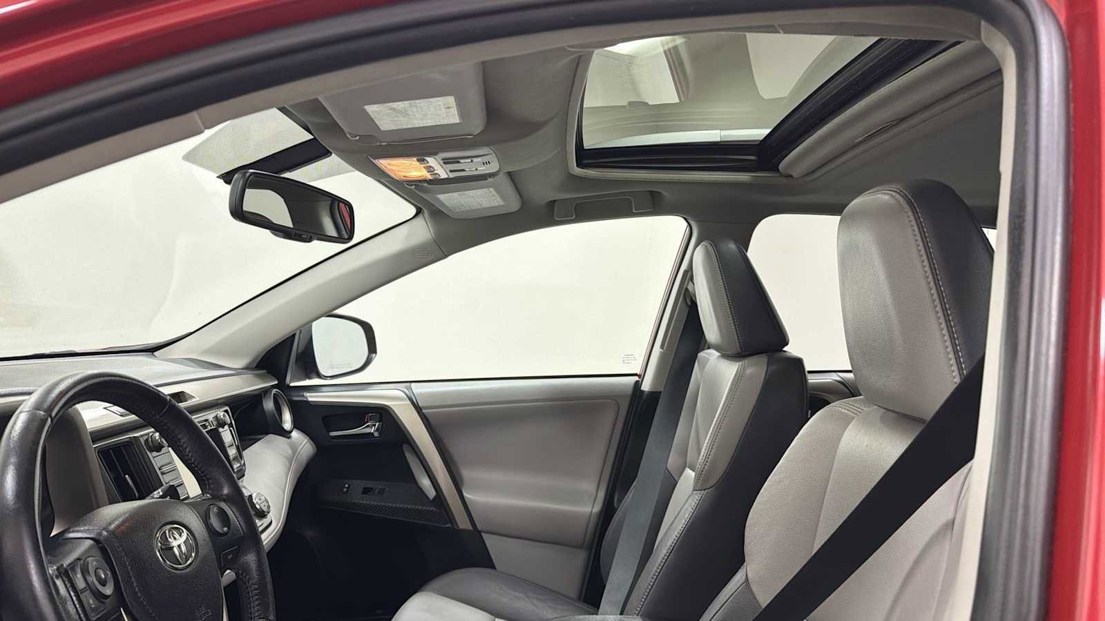 Used 2013 Toyota RAV4 Limited AWD/4WD image 23