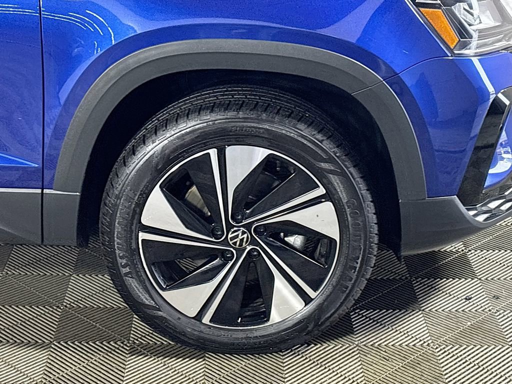 Certified 2024 Volkswagen Taos SE w/ Panoramic Sunroof Package image 23