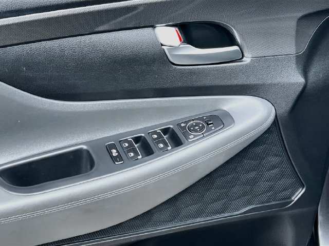 Used 2022 Hyundai Santa Fe SEL FWD image 14