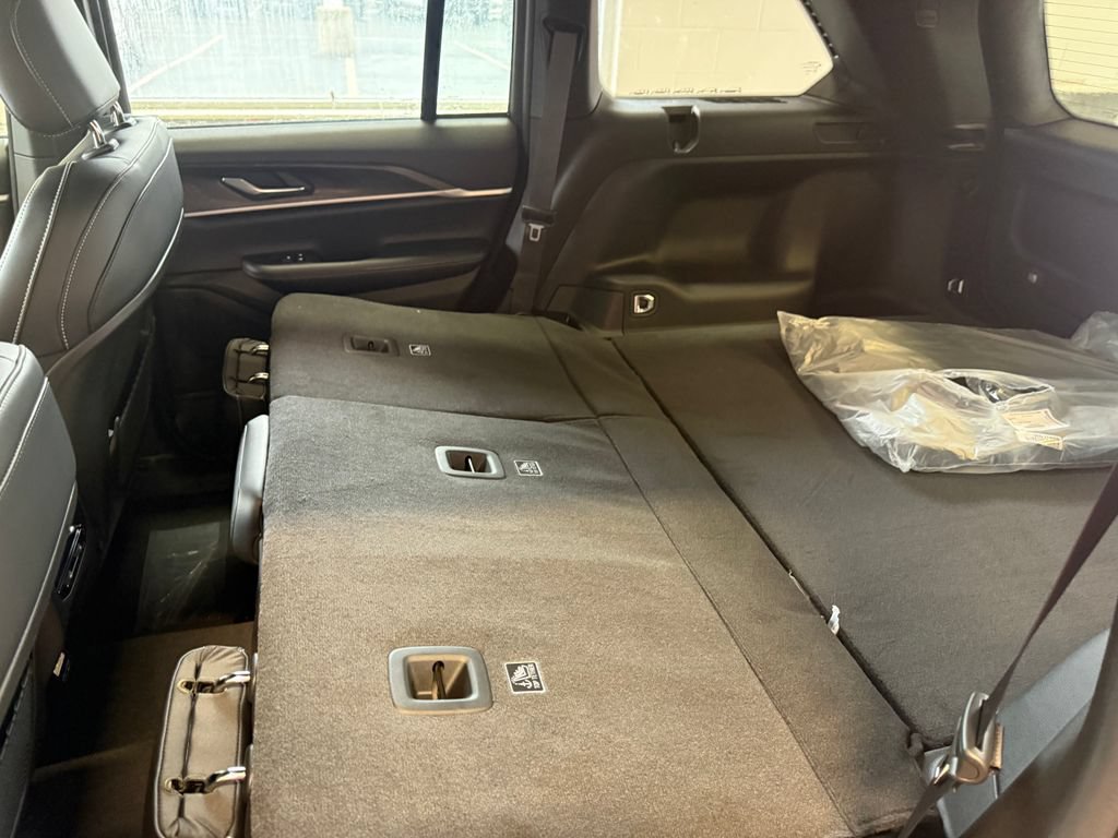New 2026 Jeep Grand Cherokee Altitude AWD/4WD image 35
