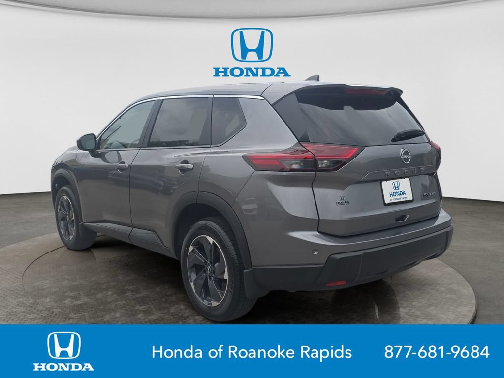 Used 2024 Nissan Rogue SV AWD/4WD image 3