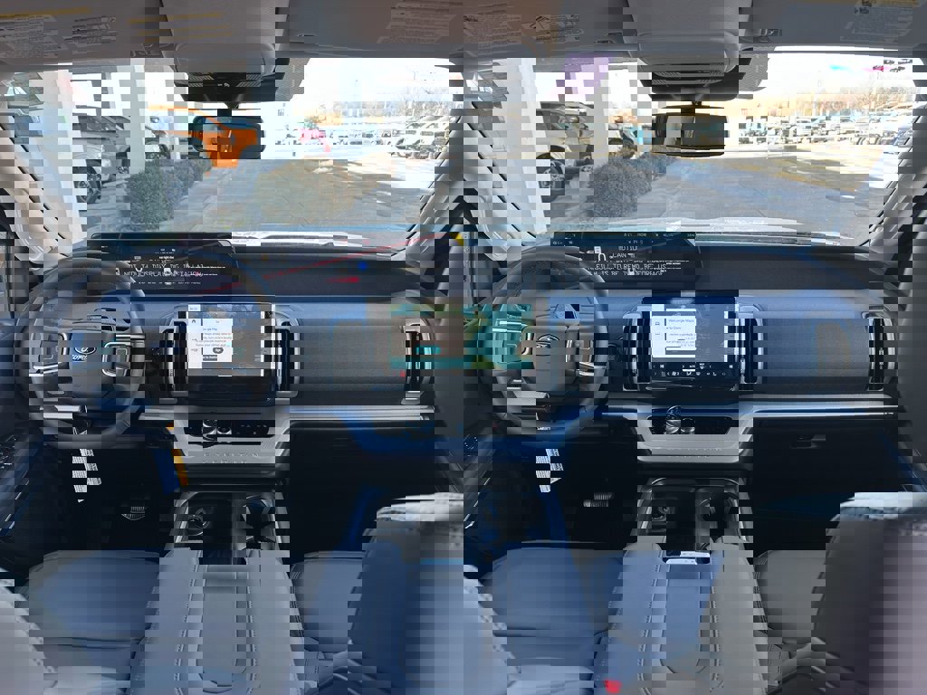 New 2026 Ford Expedition Active image 11