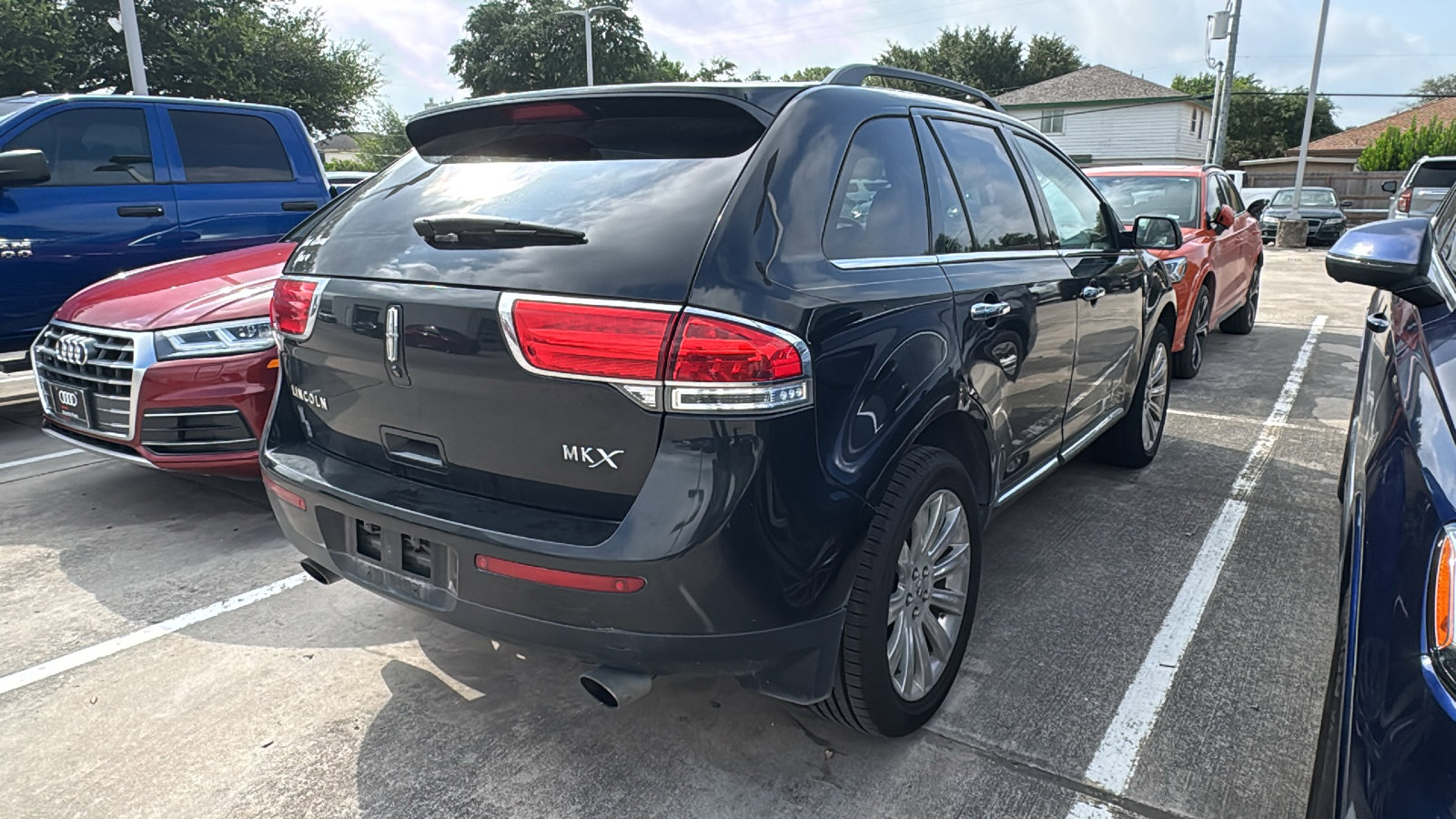 Used 2013 Lincoln MKX FWD image 4