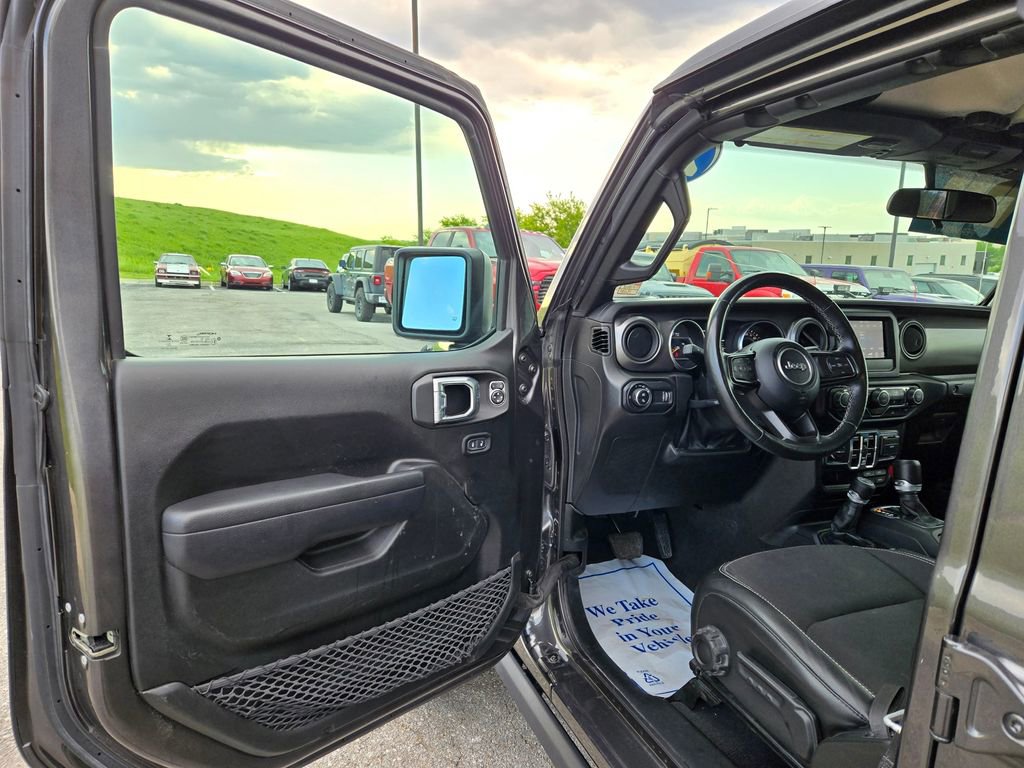 Used 2023 Jeep Gladiator Sport AWD/4WD image 14