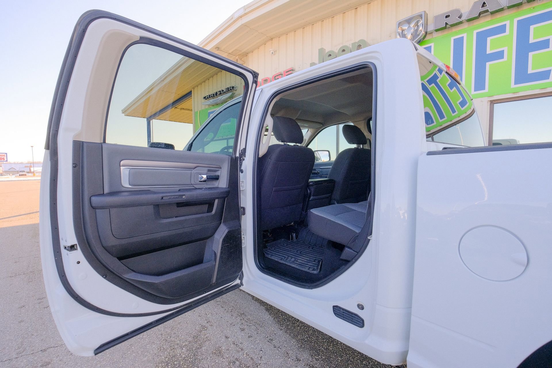 Used 2023 RAM 1500 Classic SLT w/ Electronics Group image 28