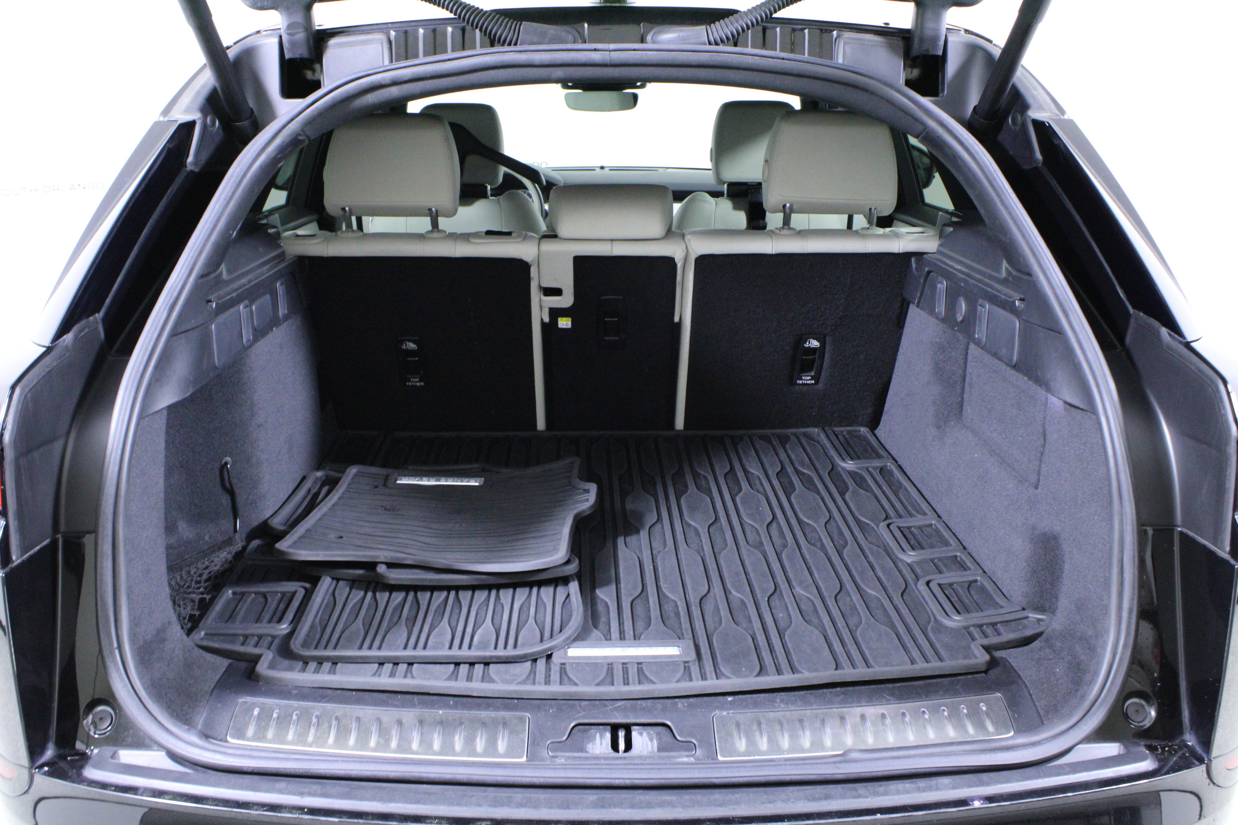 Used 2023 Land Rover Range Rover Velar R-Dynamic S image 10