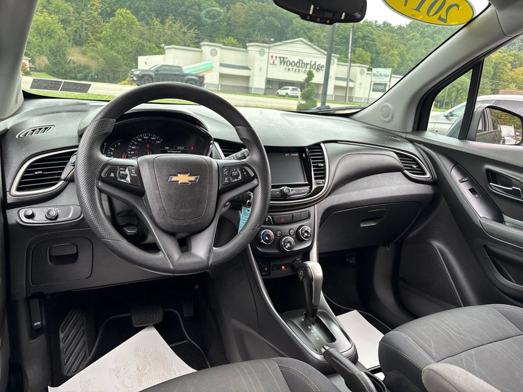 Used 2017 Chevrolet Trax LT FWD image 10