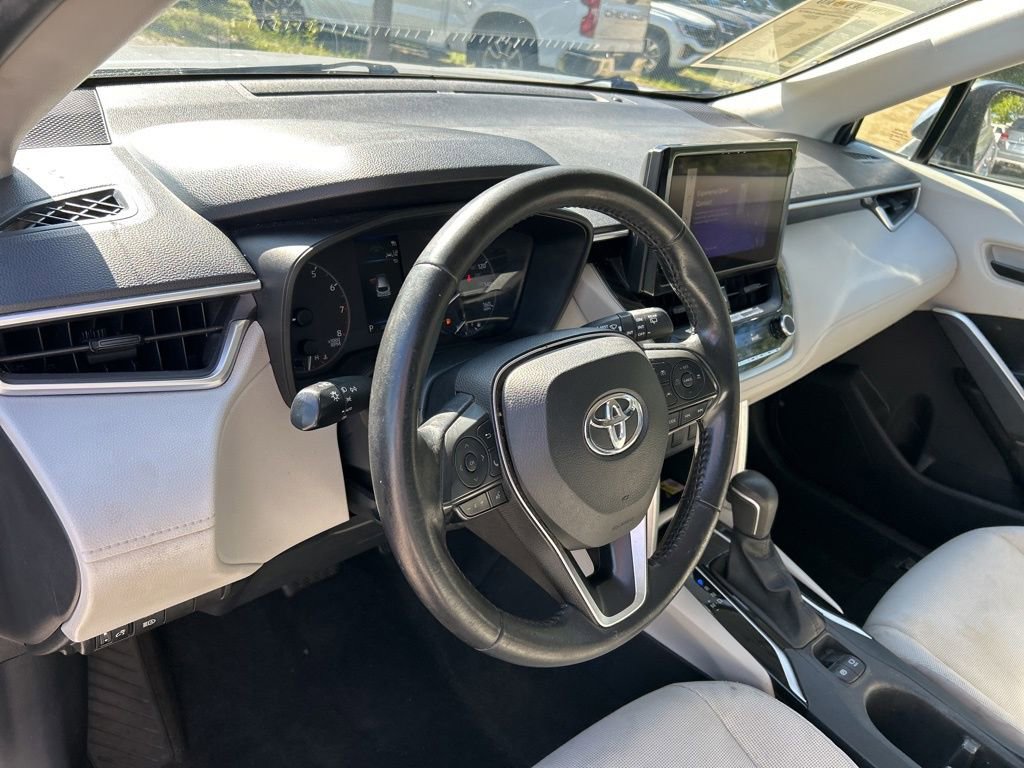 Used 2023 Toyota Corolla Cross LE FWD image 15
