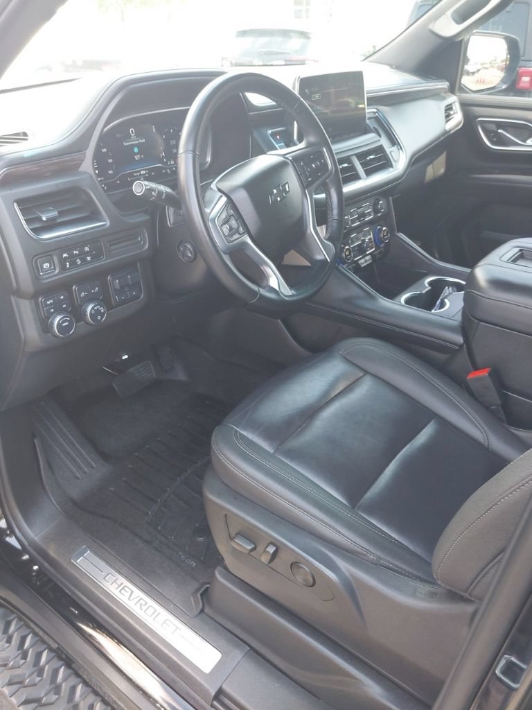 Used 2024 Chevrolet Tahoe Z71 w/ Luxury Package AWD/4WD image 6