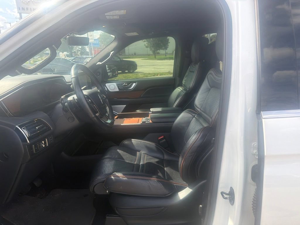 Used 2024 Lincoln Navigator Black Label AWD/4WD image 8