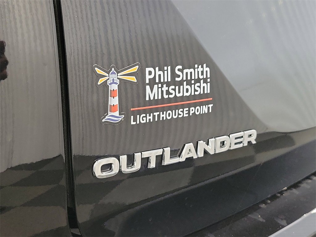 New 2025 Mitsubishi Outlander SE image 5