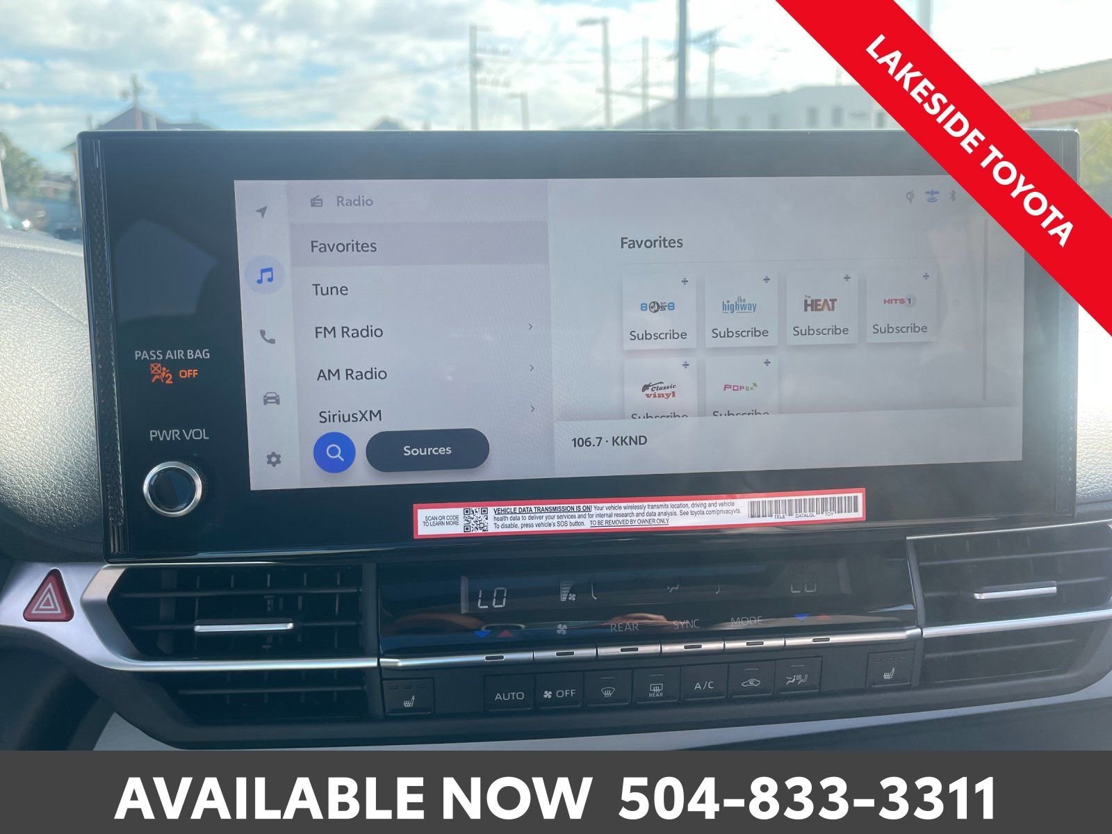 Used 2025 Toyota Sienna XLE image 33