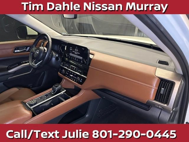 Used 2024 Nissan Pathfinder Platinum AWD/4WD image 17