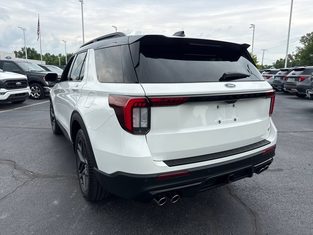 Used 2025 Ford Explorer ST w/ Sun And Sound Package AWD/4WD image 9