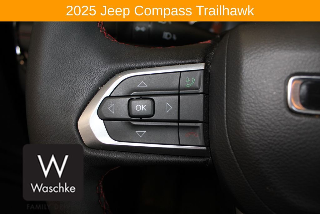 Used 2025 Jeep Compass Trailhawk w/ Trailhawk Convenience Group AWD/4WD image 27